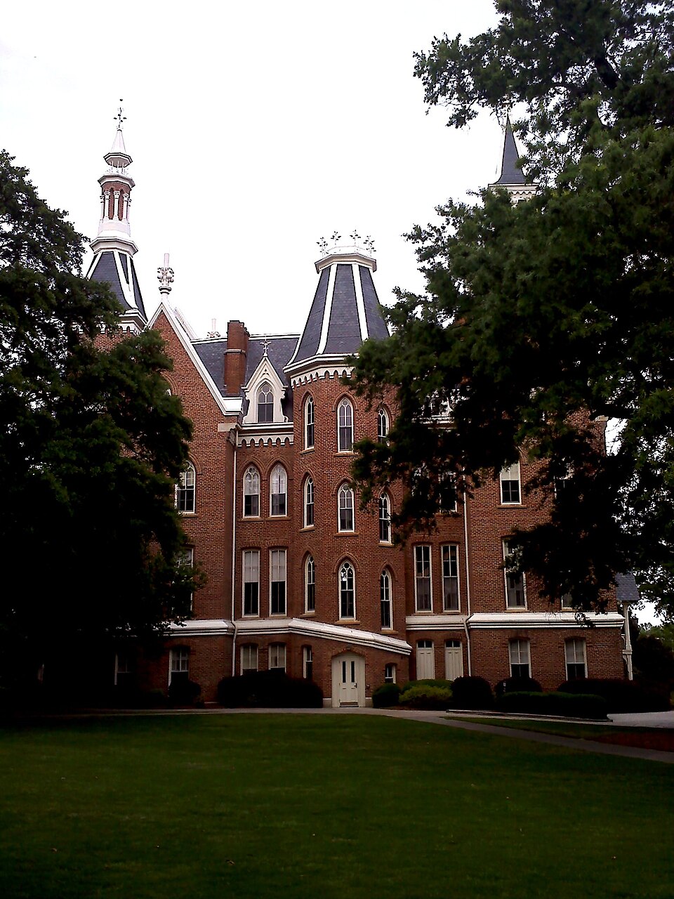Photograph of Mercer University Administration Building
