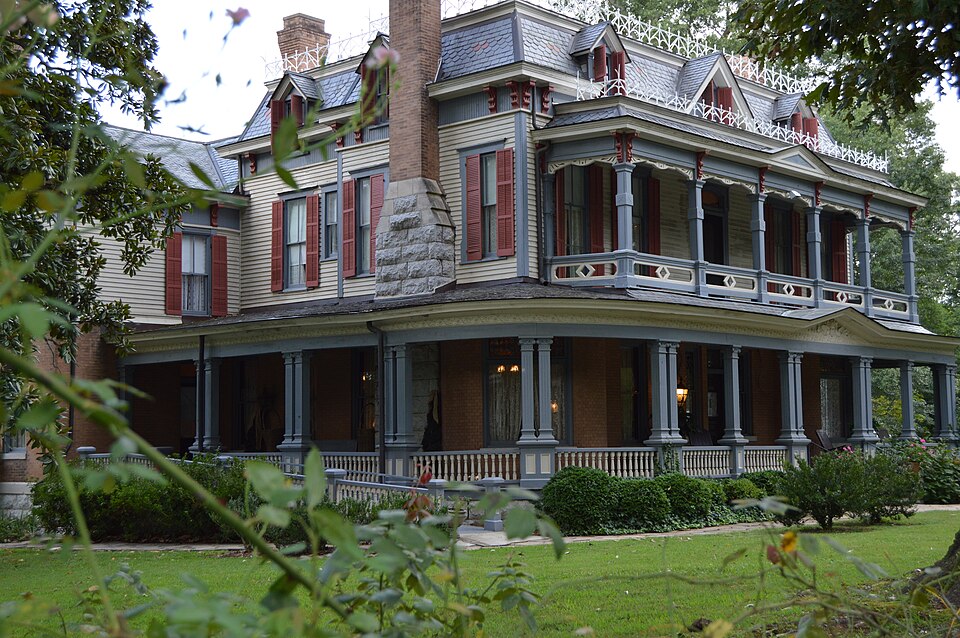 Photograph of Roselawn Museum