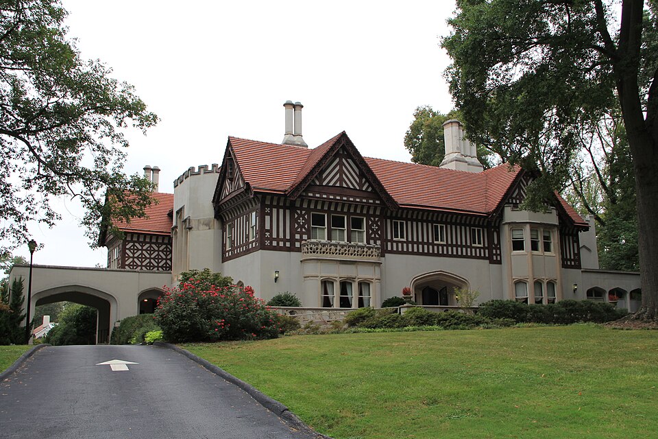 Photograph of Callanwolde Fine Arts Center
