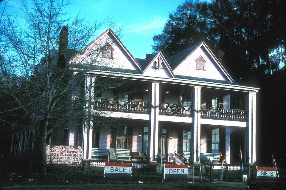 Photograph of Dill House