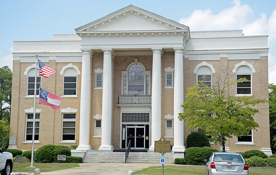 Photograph of Dodge County Courthouse