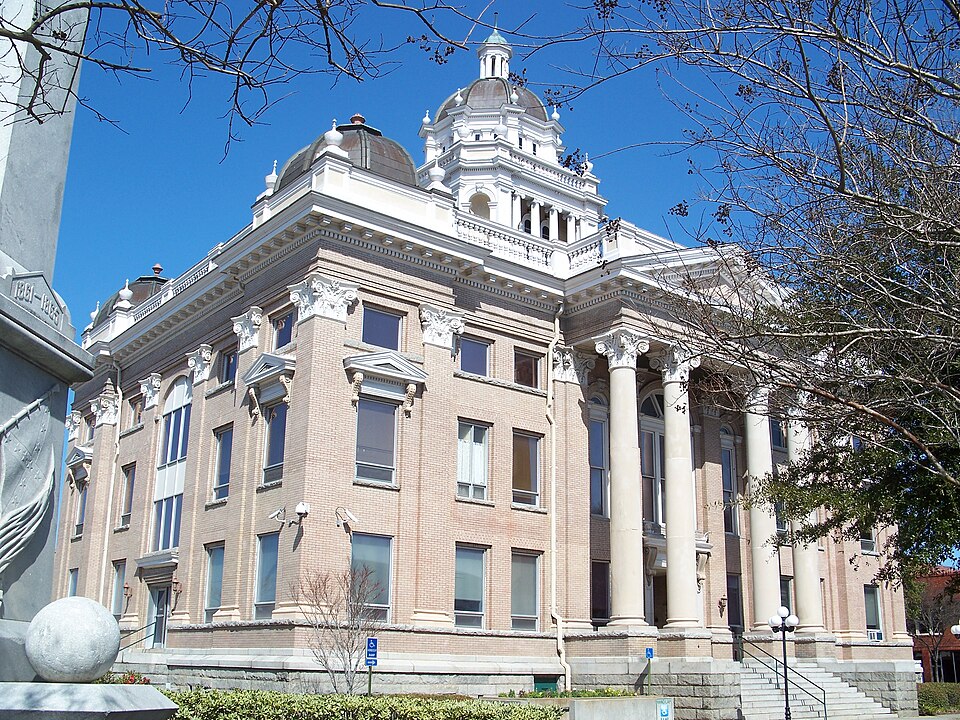 Photograph of Lowndes County Courthouse