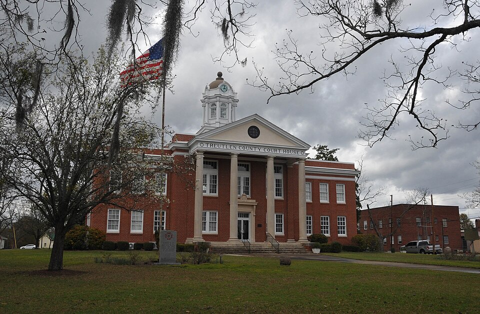 Photograph of Treutlen County Courthouse