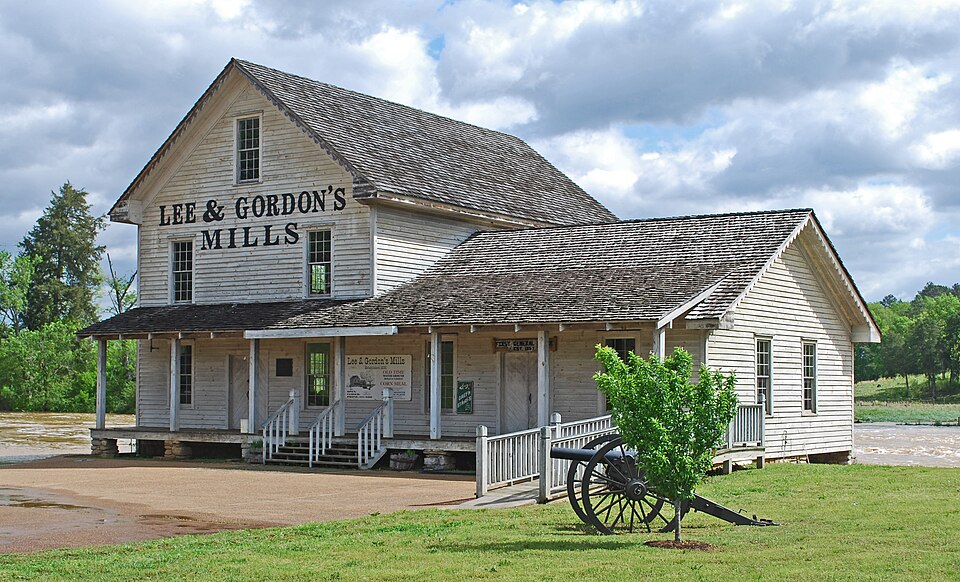 Photograph of Lee and Gordon Mill
