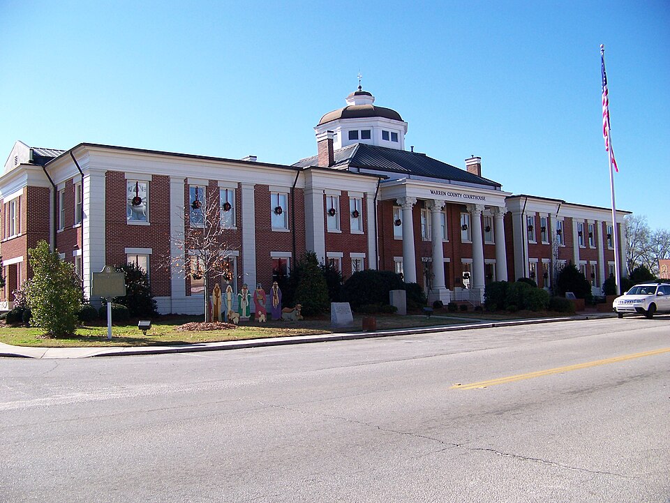 Photograph of Warren County Courthouse