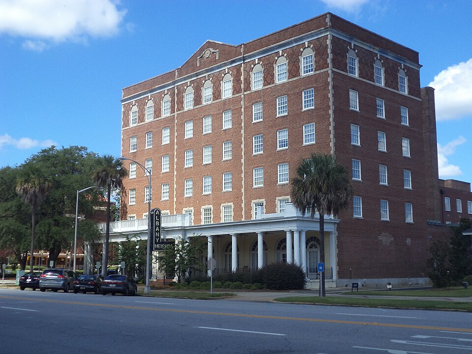 Photograph of New Albany Hotel