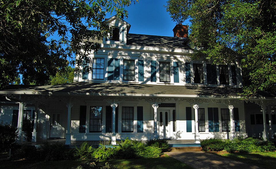 Photograph of Seven Oaks