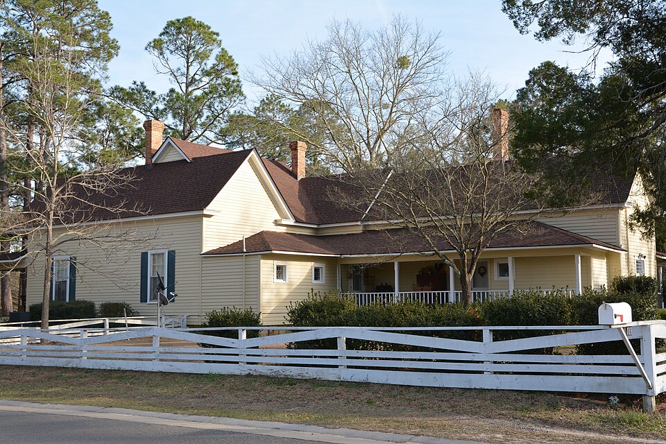Photograph of McLemore-Sharpe Farmstead