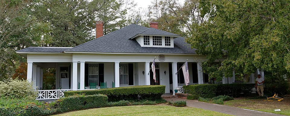 Photograph of Dr. James W. Daniel House