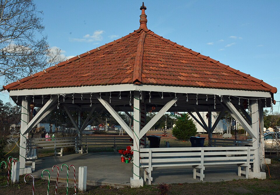 Photograph of Ludowici Well Pavilion