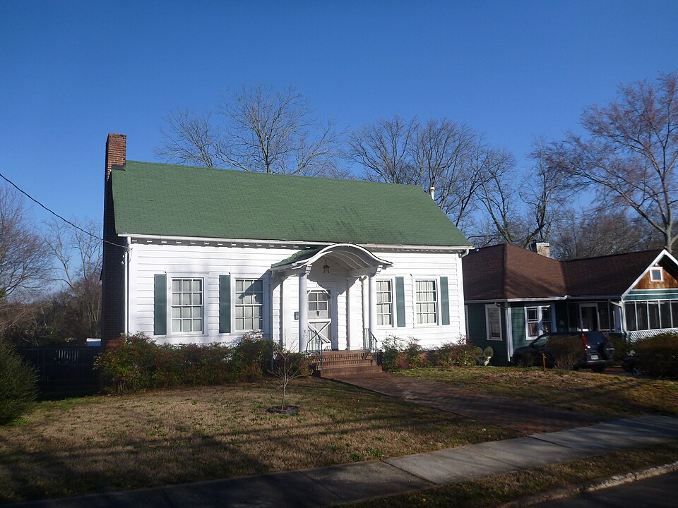 Photograph of Agnes Lee Chapter House of the United Daughters of the Confederacy