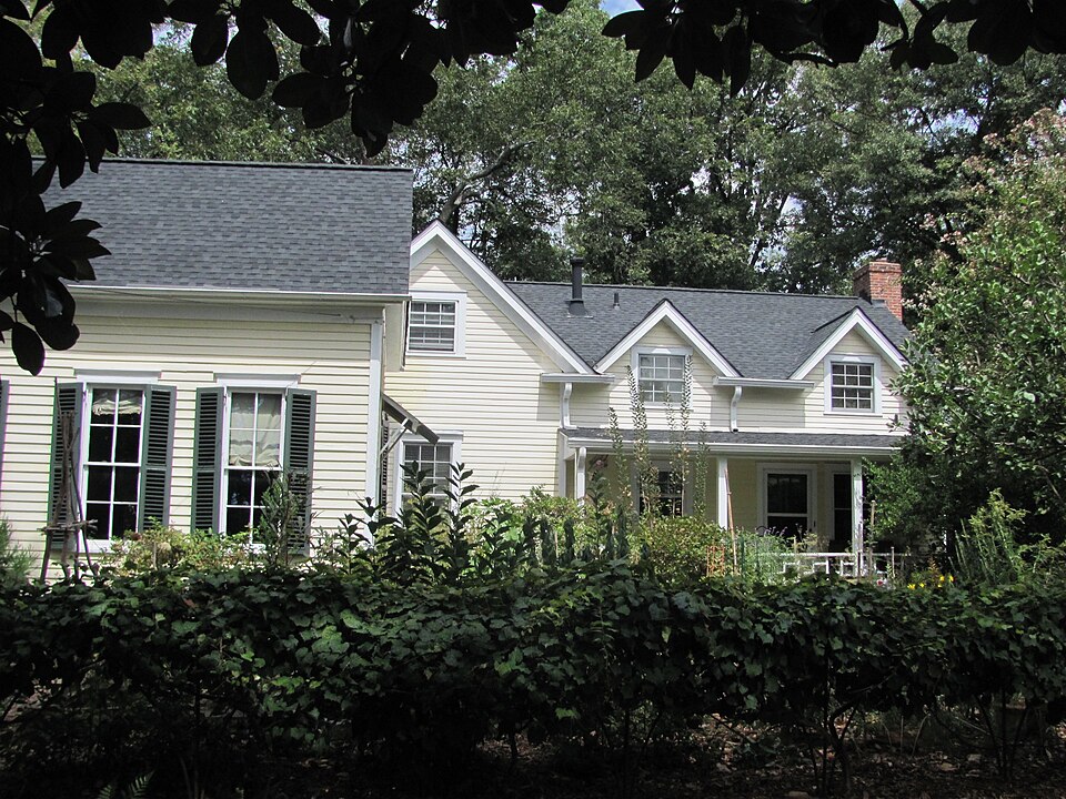 Photograph of Cora Beck Hampton Schoolhouse and House