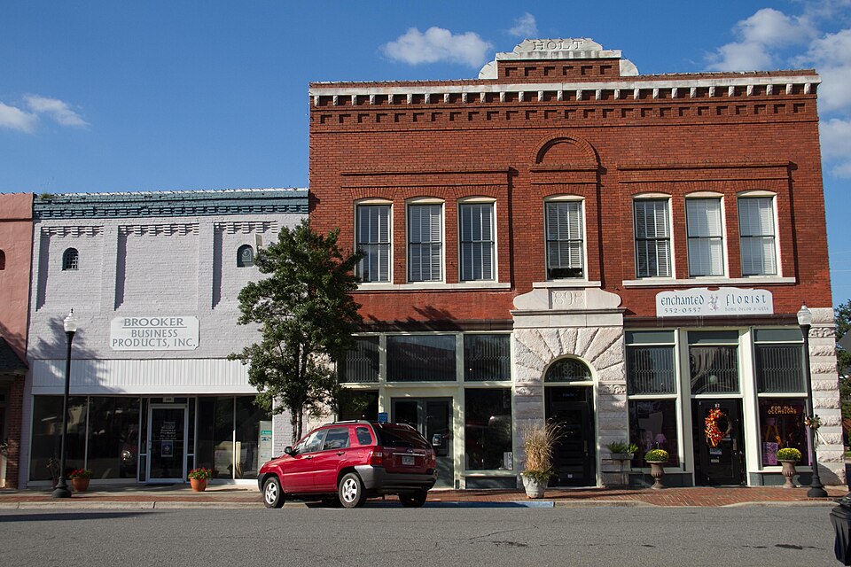 Photograph of Holt Brothers Banking Company Building