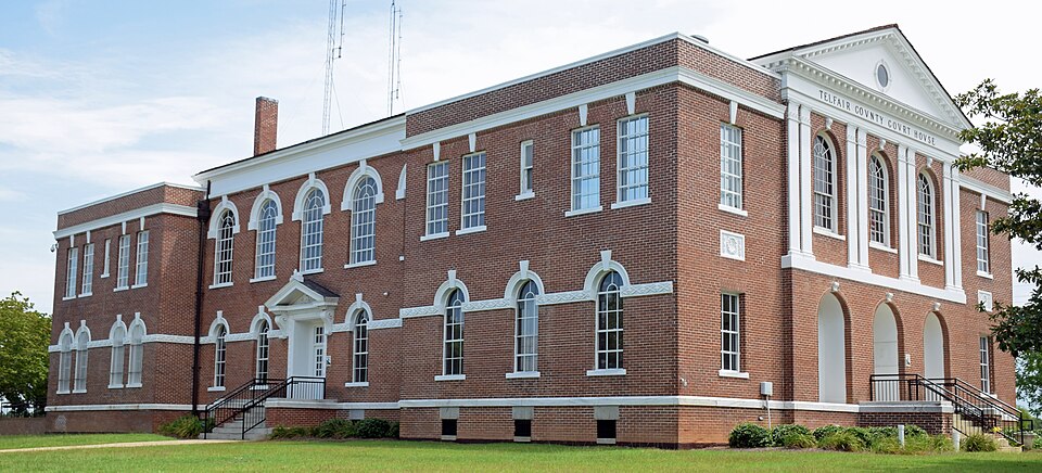 Photograph of Telfair County Courthouse and Jail