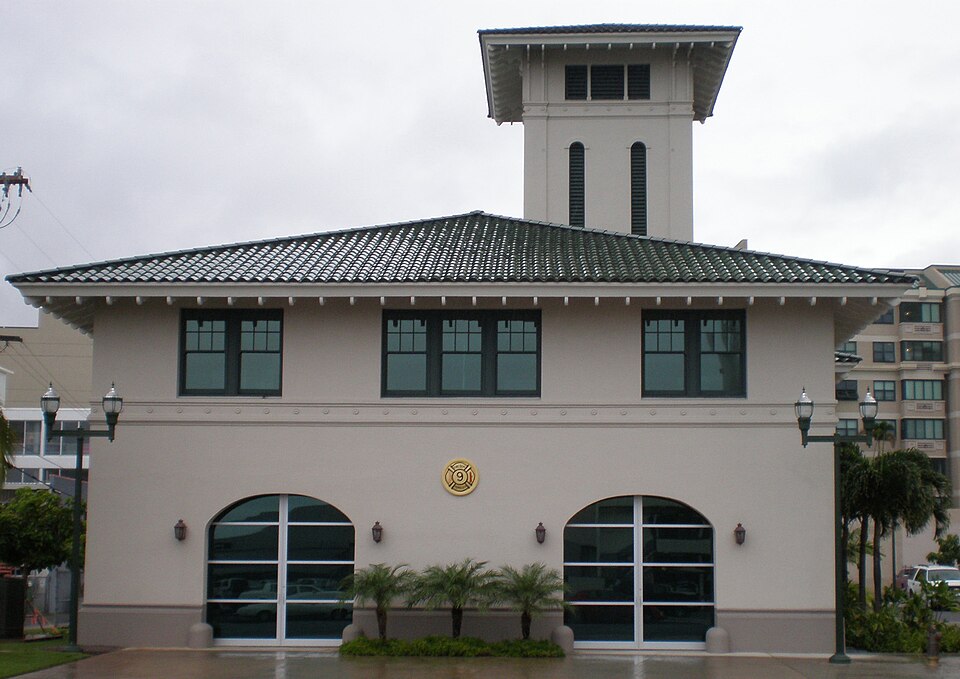 Photograph of Kakaako Fire Station