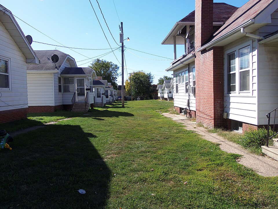 Photograph of Veneman's Bungalow Court Historic District