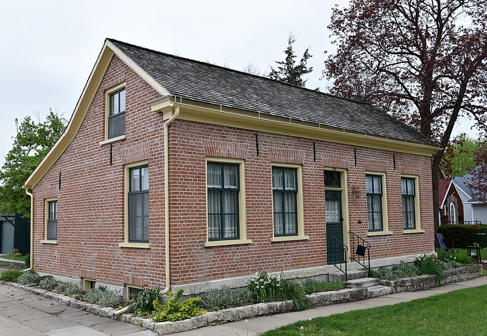 Photograph of Dirk and Cornelia J. Vander Wilt Cottage