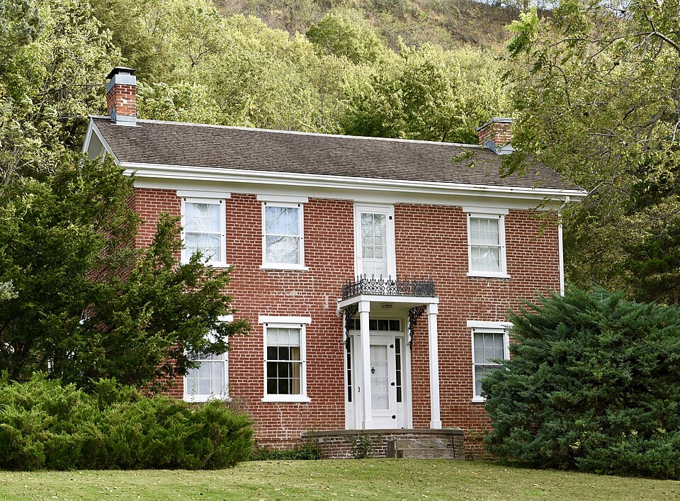 Photograph of Jason and Elizabeth Baylor Rector House