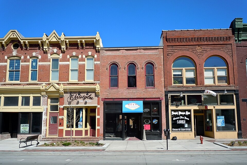 Photograph of 100 Block of West Broadway Historic District