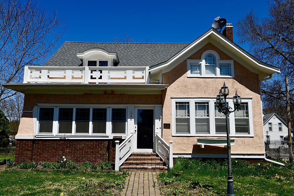 Photograph of Glenn O. and Lucy O. Pyle House