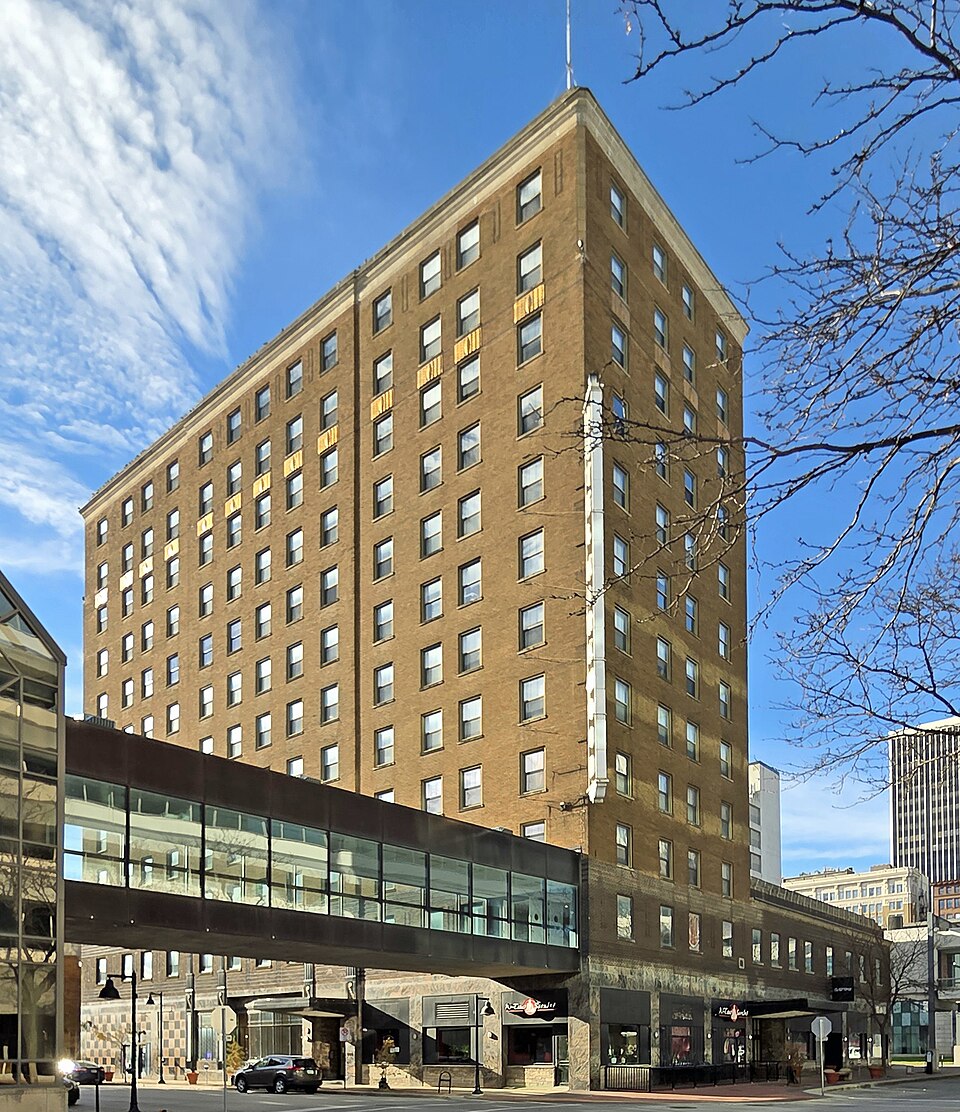 Photograph of Hotel Kirkwood (Des Moines)