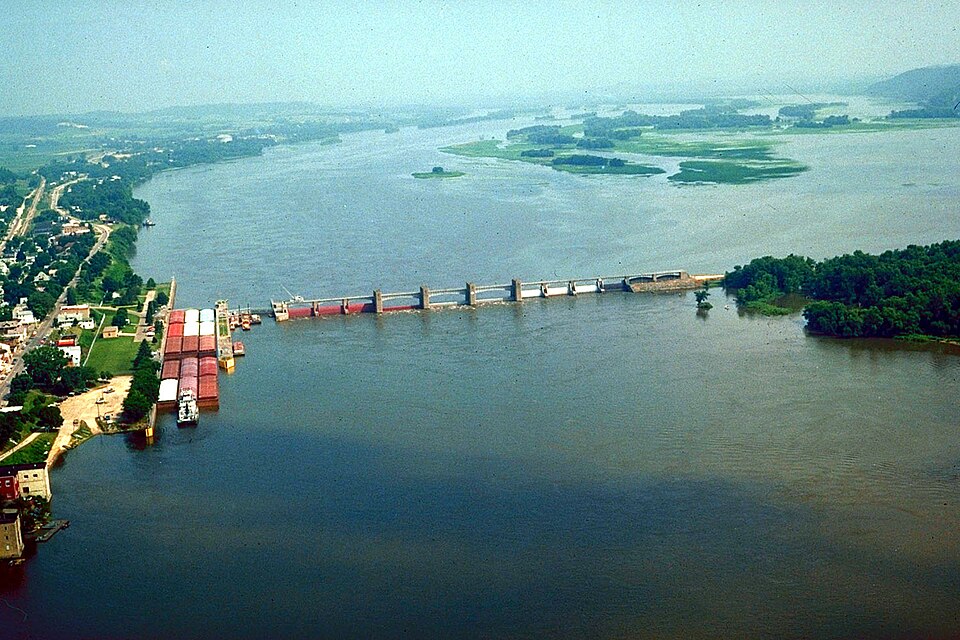 Photograph of Lock and Dam No. 12