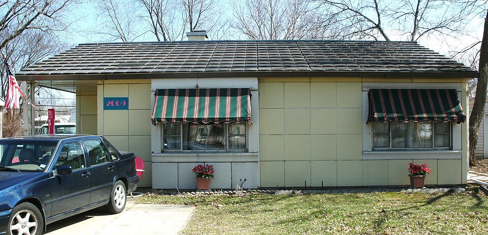 Photograph of Lustron Home No. 02102