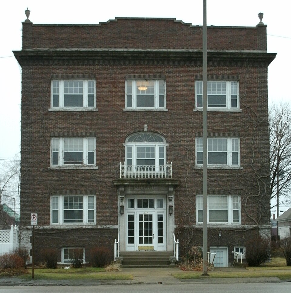 Photograph of Ausadie Building