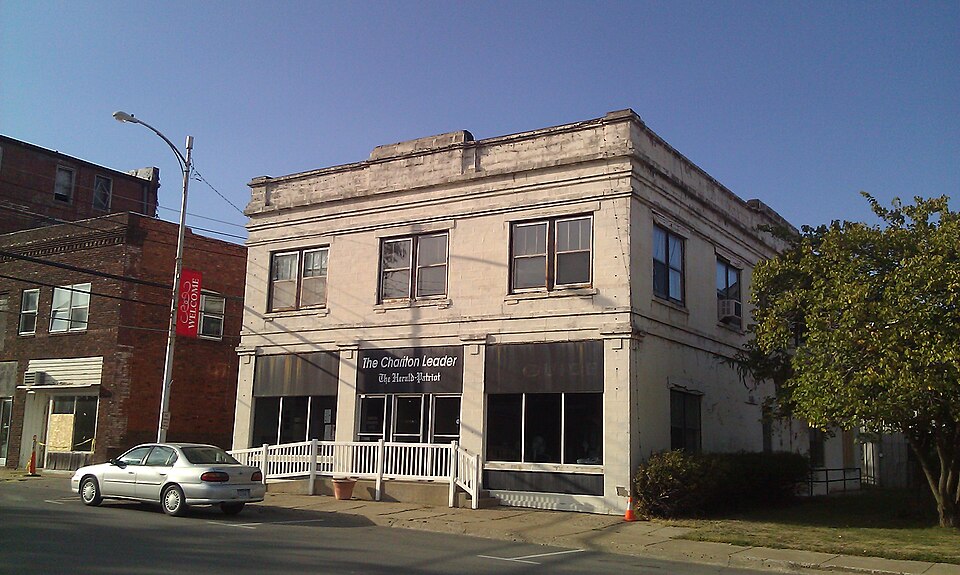Photograph of Chariton Herald-Patriot Building