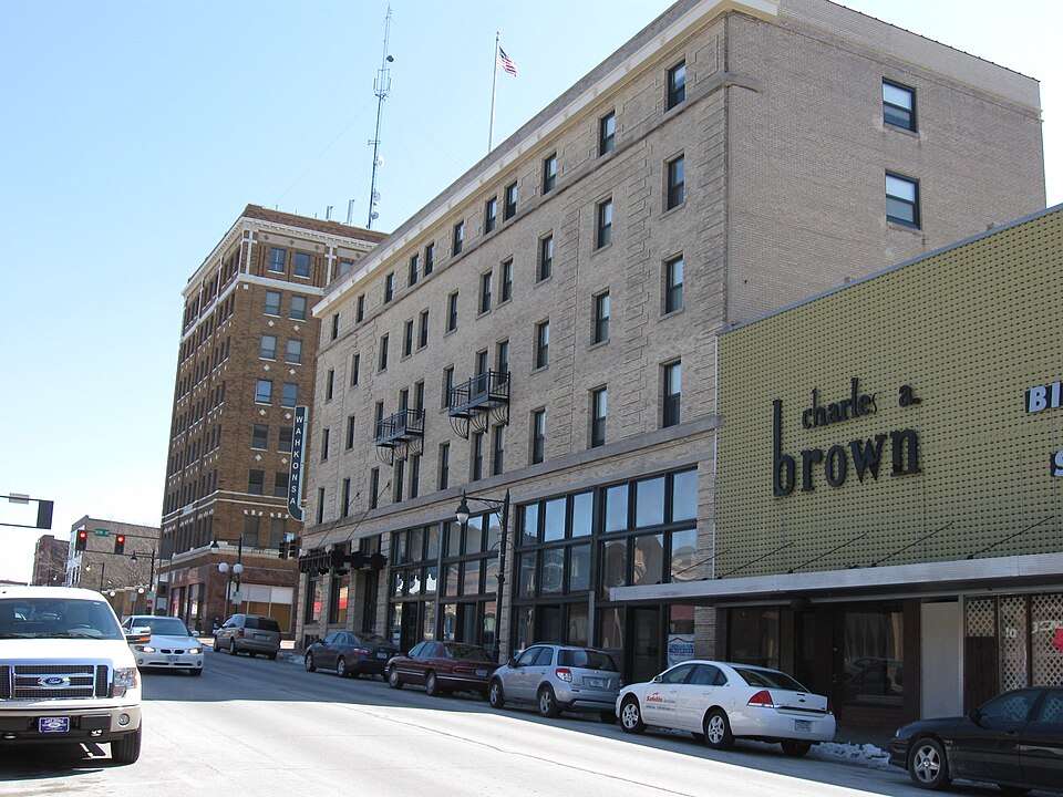 Photograph of Wahkonsa Hotel