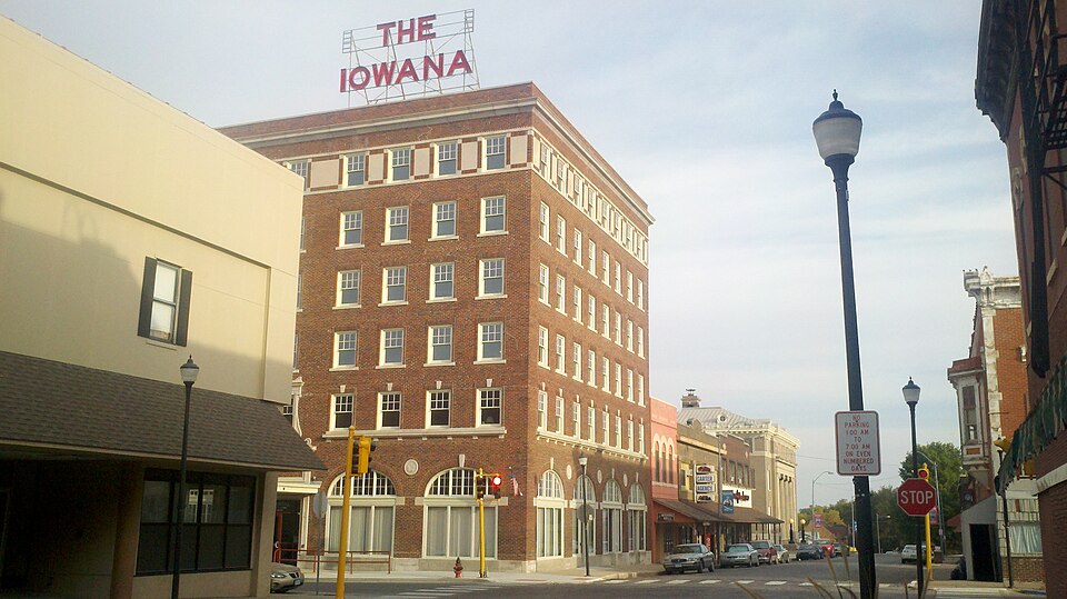 Photograph of Iowana Hotel