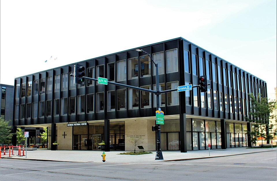 Photograph of Home Federal Savings and Loan Association of Des Moines Building