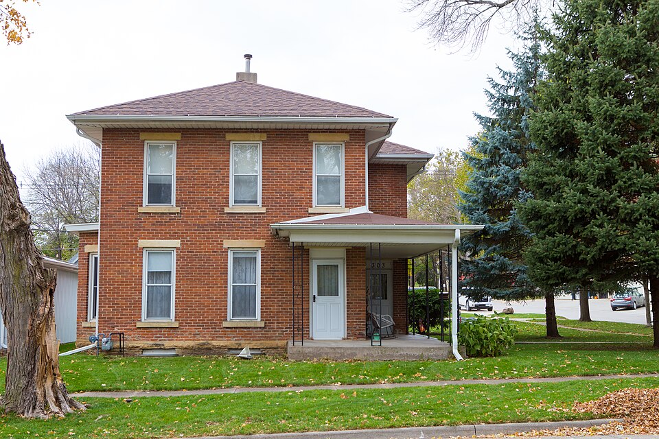 Photograph of Martin L. and Mary Jane (Yount) Shantz House