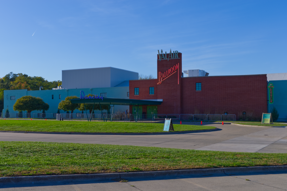 Photograph of Val-Air Ballroom