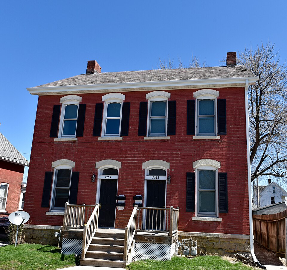 Photograph of Washington Street and East 22nd Street Historic District