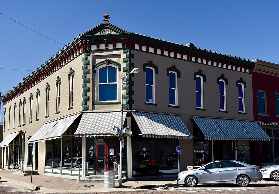Photograph of Siebels' Department Store-Boyer Valley Bank