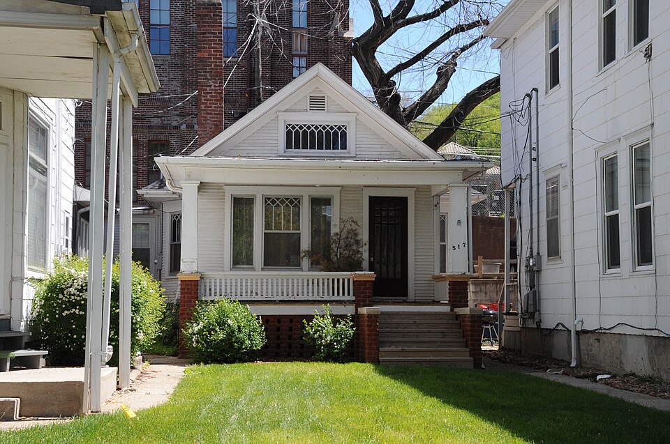 Photograph of Jean and Inez Bregant House