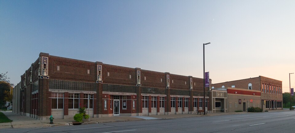 Photograph of West Side Third Avenue SW Commercial Historic District
