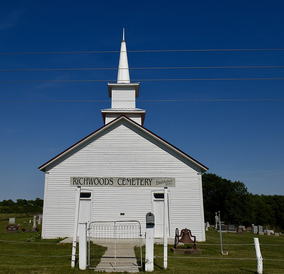 Photograph of Benjamin Chapel and Richwoods Cemetery