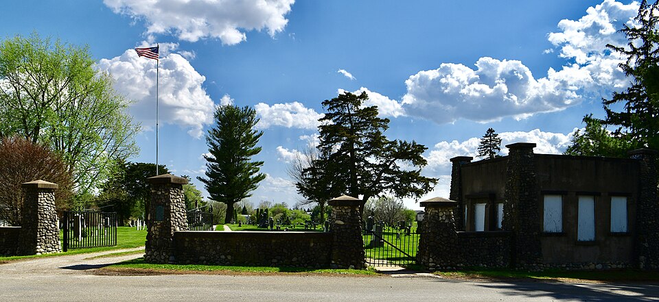 Photograph of Woodlawn Cemetery Gates and Shelter