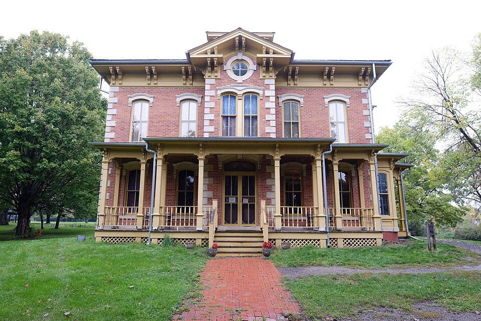 Photograph of Flynn Farm, Mansion, and Barn