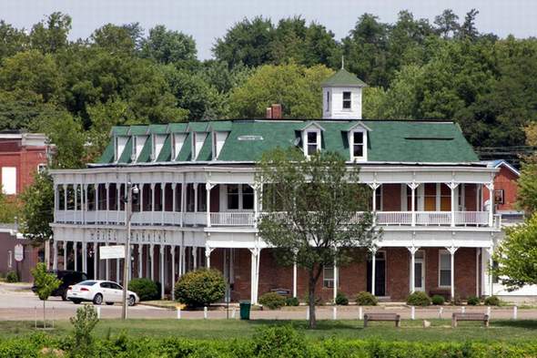 Photograph of Hotel Manning