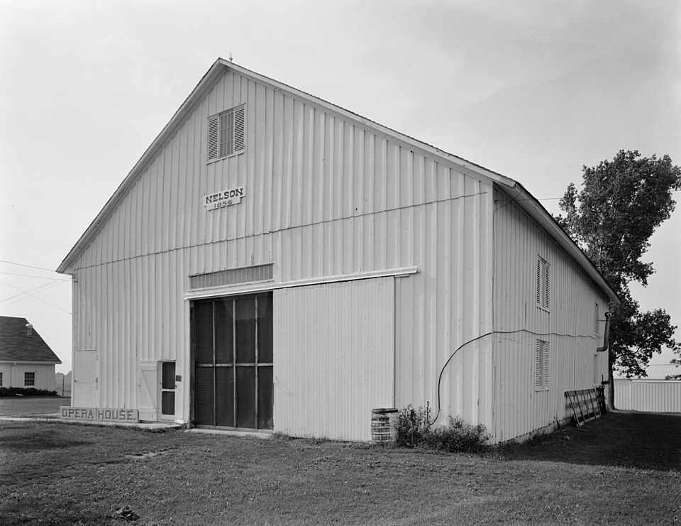 Photograph of Daniel Nelson House and Barn