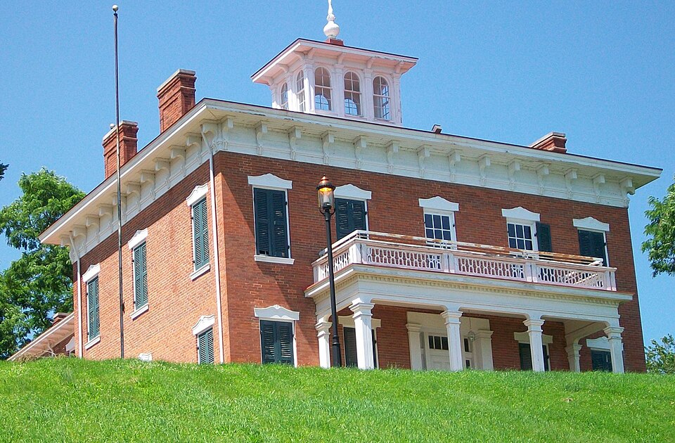 Photograph of Antoine LeClaire House