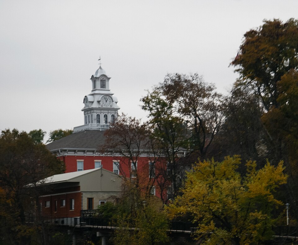 Photograph of Clayton County Courthouse