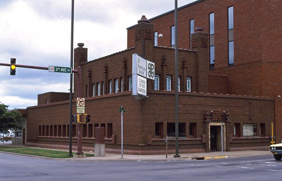 Photograph of Peoples Savings Bank