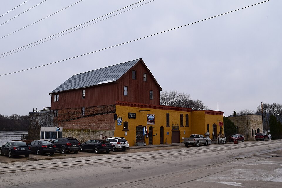 Photograph of G. Kerndt and Brothers Elevator and Warehouses, No. 11, No.12 and No. 13