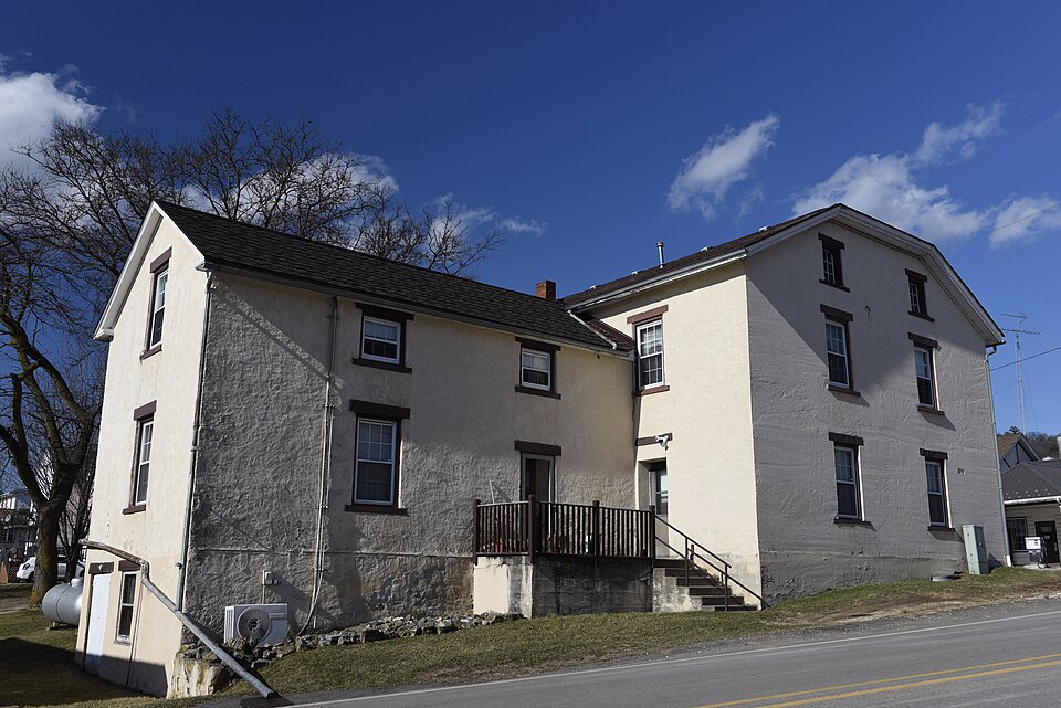 Photograph of Gehlen House and Barn