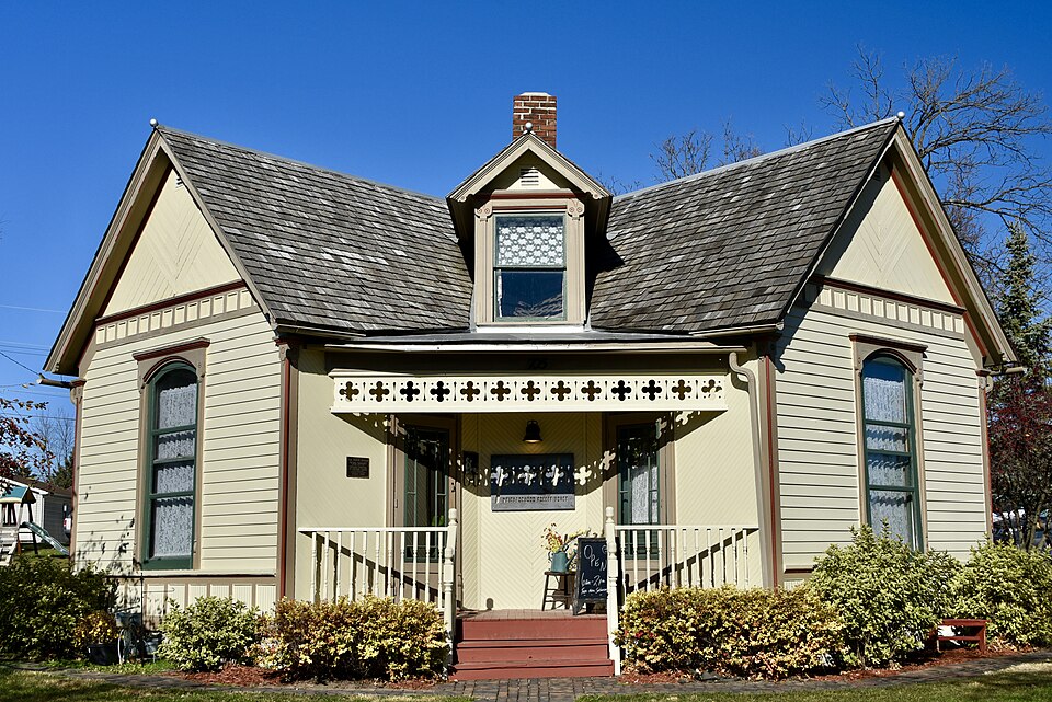 Photograph of O. E. Payne House