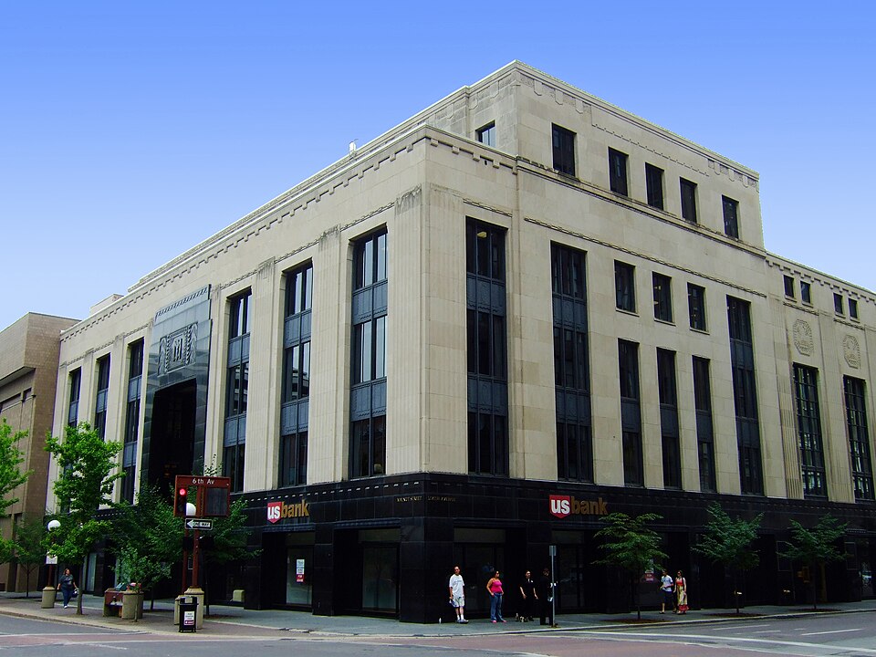 Photograph of Iowa-Des Moines National Bank Building